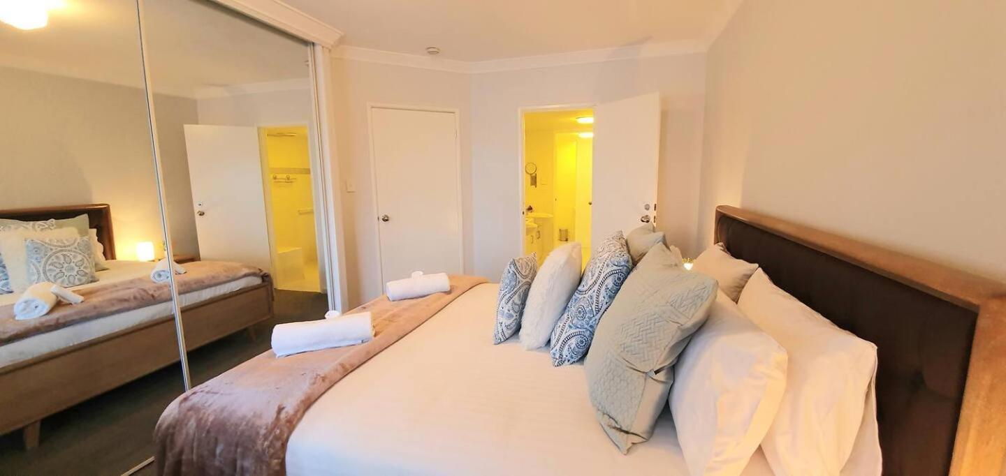 Sandcastles Beachfront Luxury Retreat Apartment Perth Buitenkant foto