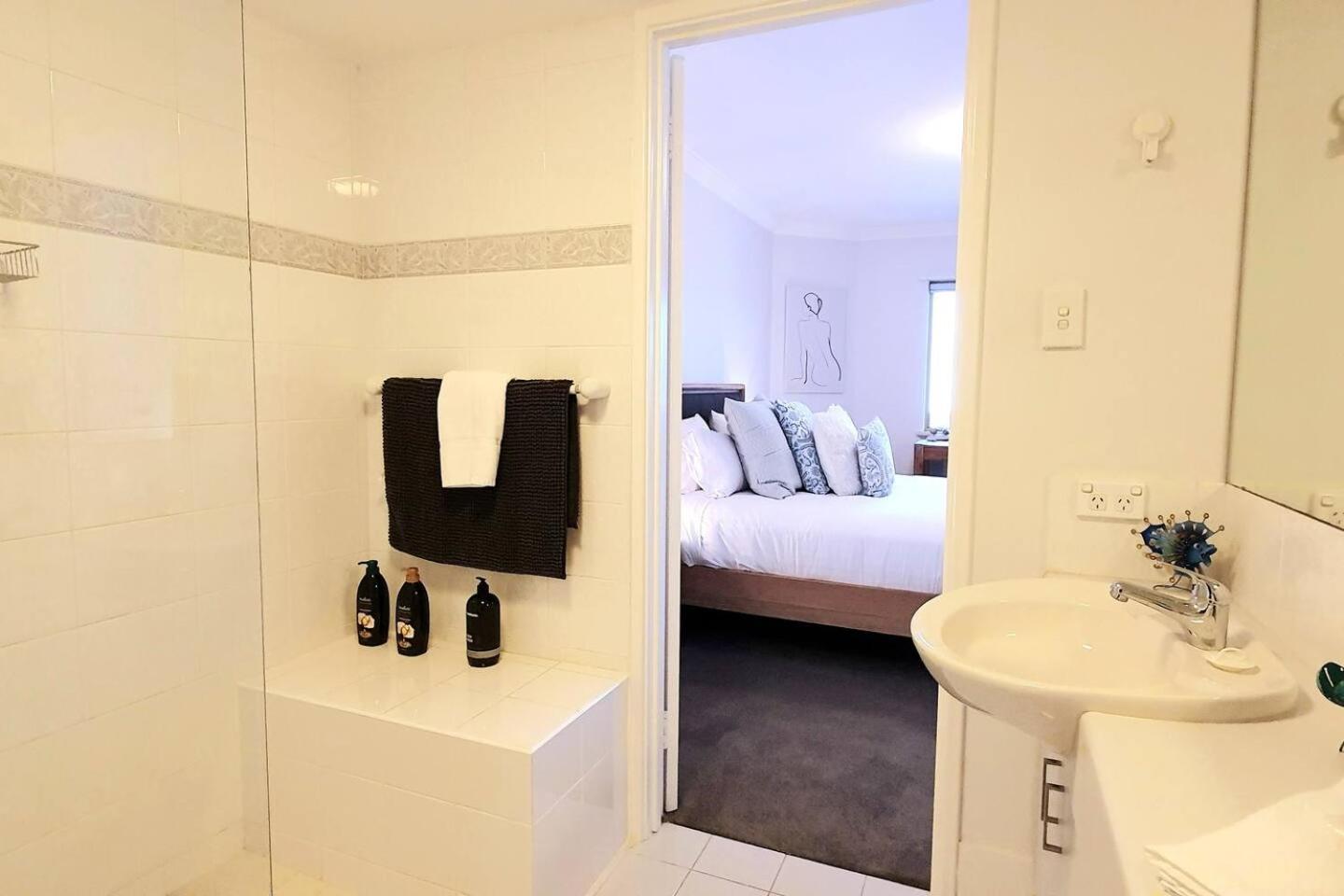 Sandcastles Beachfront Luxury Retreat Apartment Perth Buitenkant foto